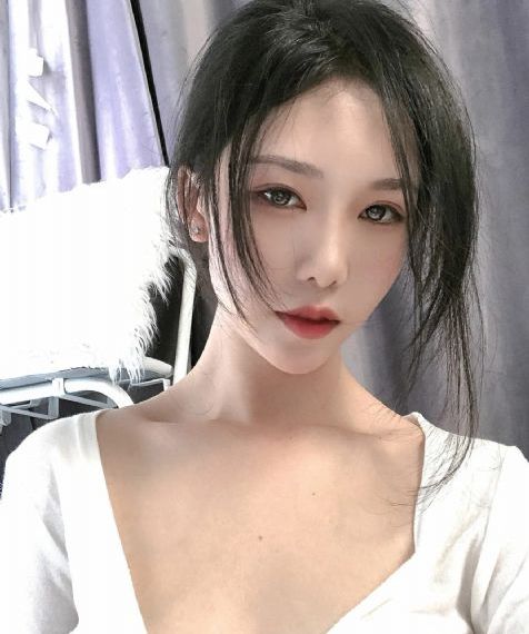 女职员的丝袜 中文字幕_完整版电影在线观看